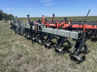 2023 Hiniker 6000