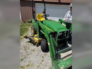 2003 John Deere 2210