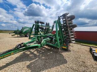 2022 Great Plains 2400TM