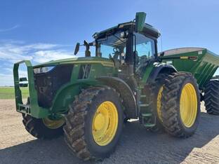 2025 John Deere 7R 230
