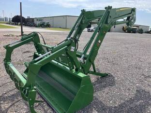 2023 John Deere 660R
