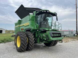 2025 John Deere S7 700