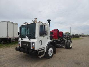 1993 Mack MR688S