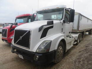 2014 Volvo VNL64T300