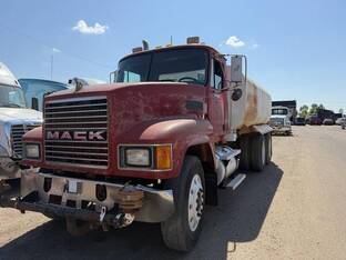 1999 Mack CH613