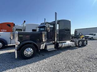 2020 Peterbilt 389