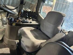 2007 John Deere 7520
