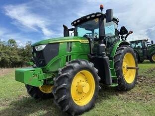 2023 John Deere 6R 230