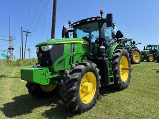 2025 John Deere 6R 230
