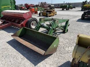 John Deere 148