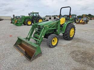 2001 John Deere 4700