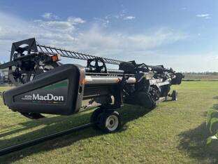 2010 MacDon Industries FD70