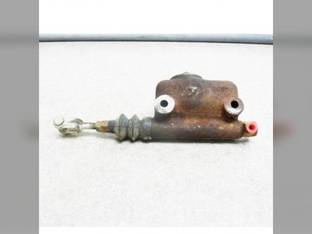 Used Hydraulic Brake Cylinder fits Gleaner L F2 F3 L2 L3 M2 M3 N5 N6 N7 R5 R6 R7 R40 R50 R60 R70 M 71337467